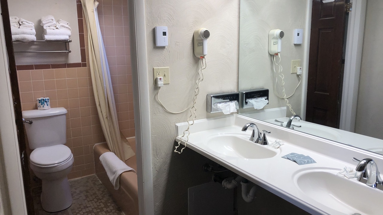Photo of Bathroom in Alamosa