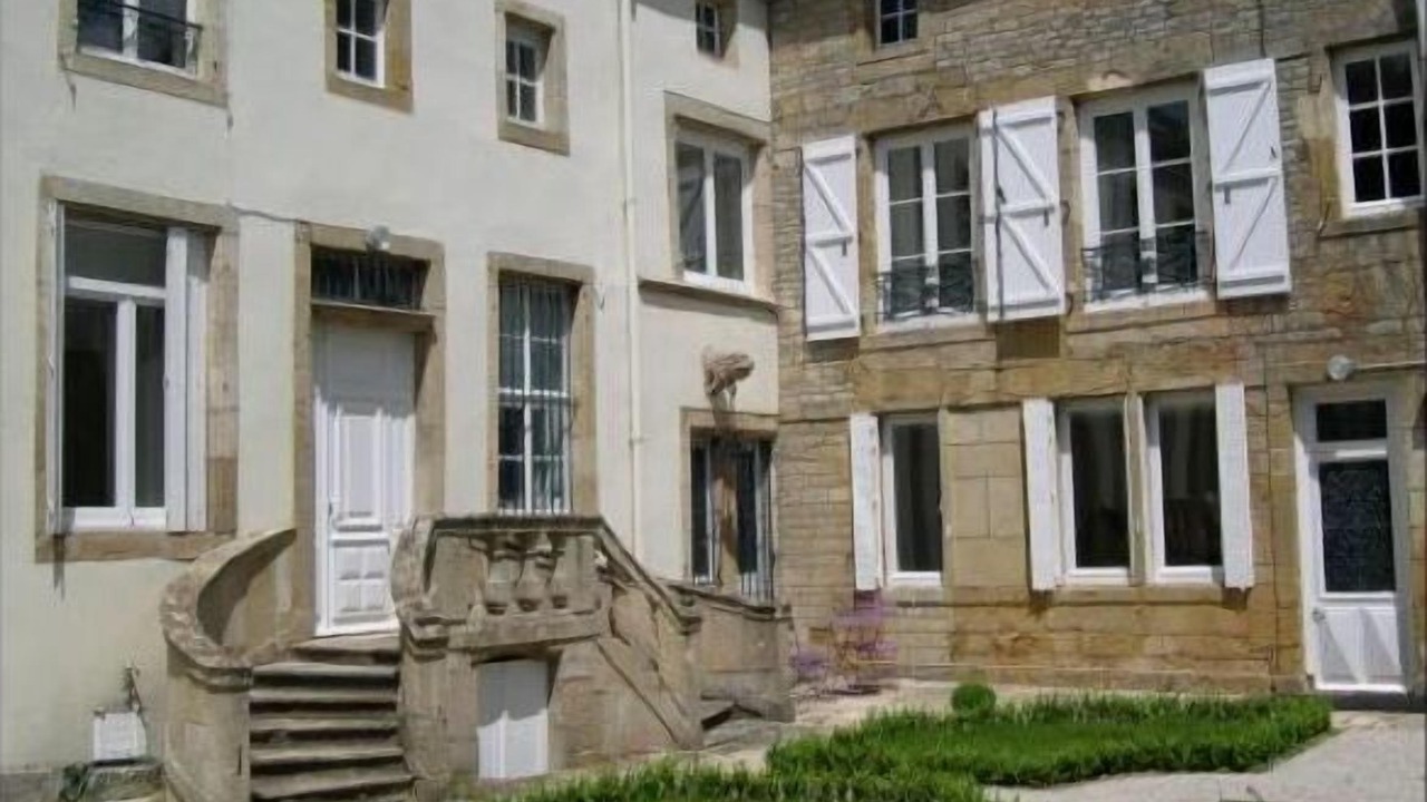 Photo of Buildings in Langres