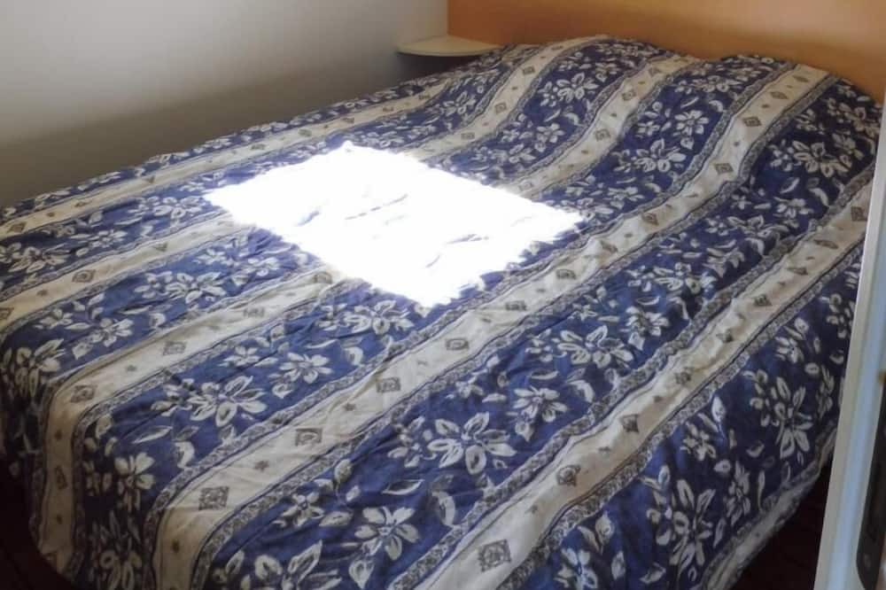 Photo of Bedroom in Saint-Julien-Puy-Laveze