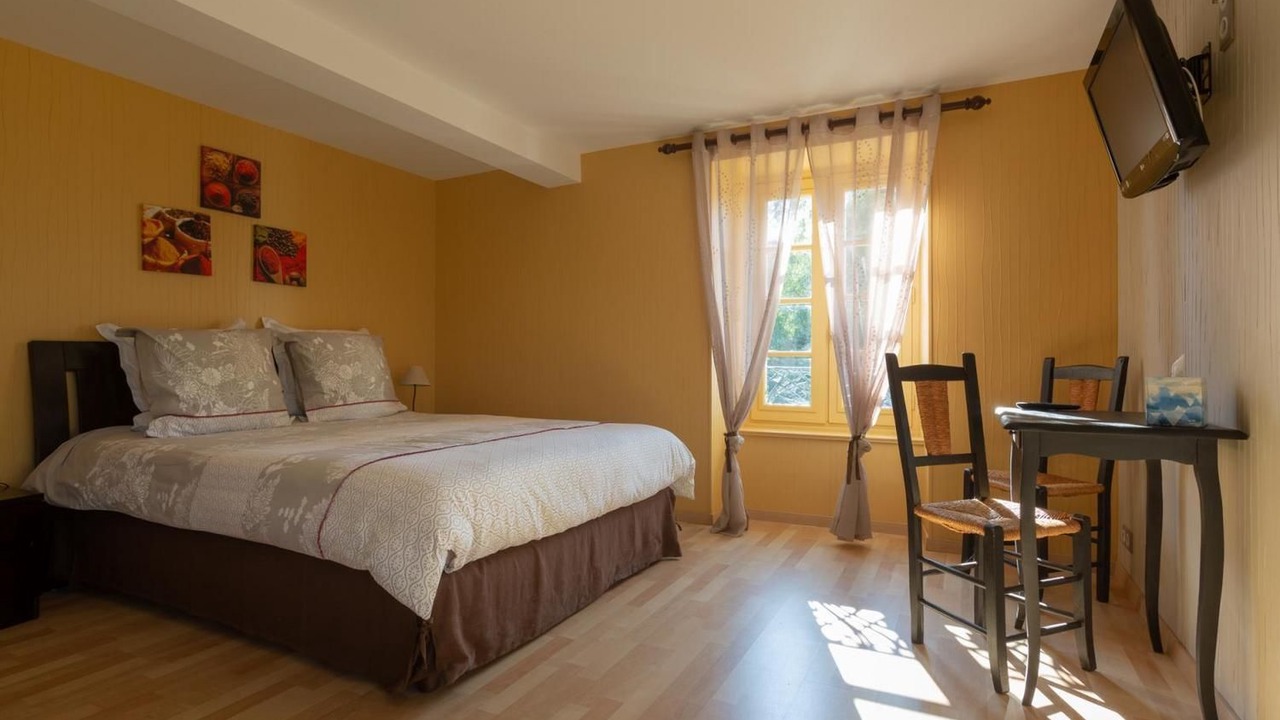 Photo of Bedroom in Saint-Martin-la-Meanne