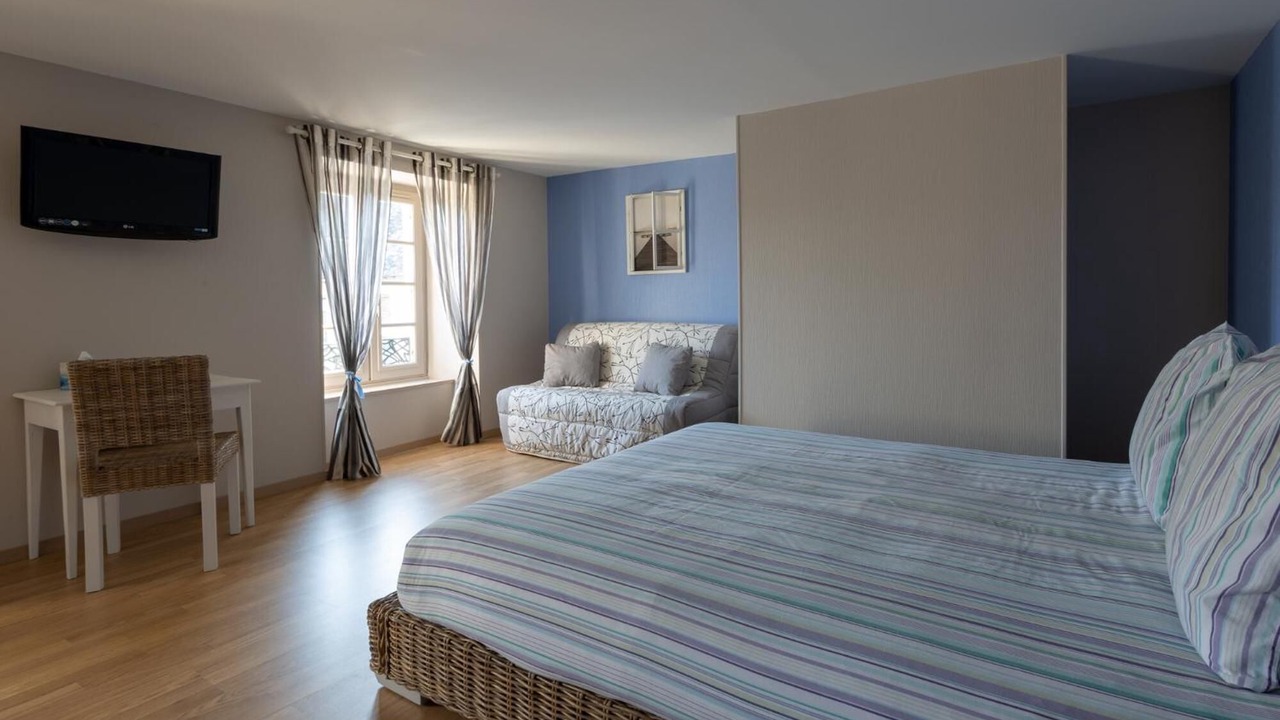 Photo of Bedroom in Saint-Martin-la-Meanne