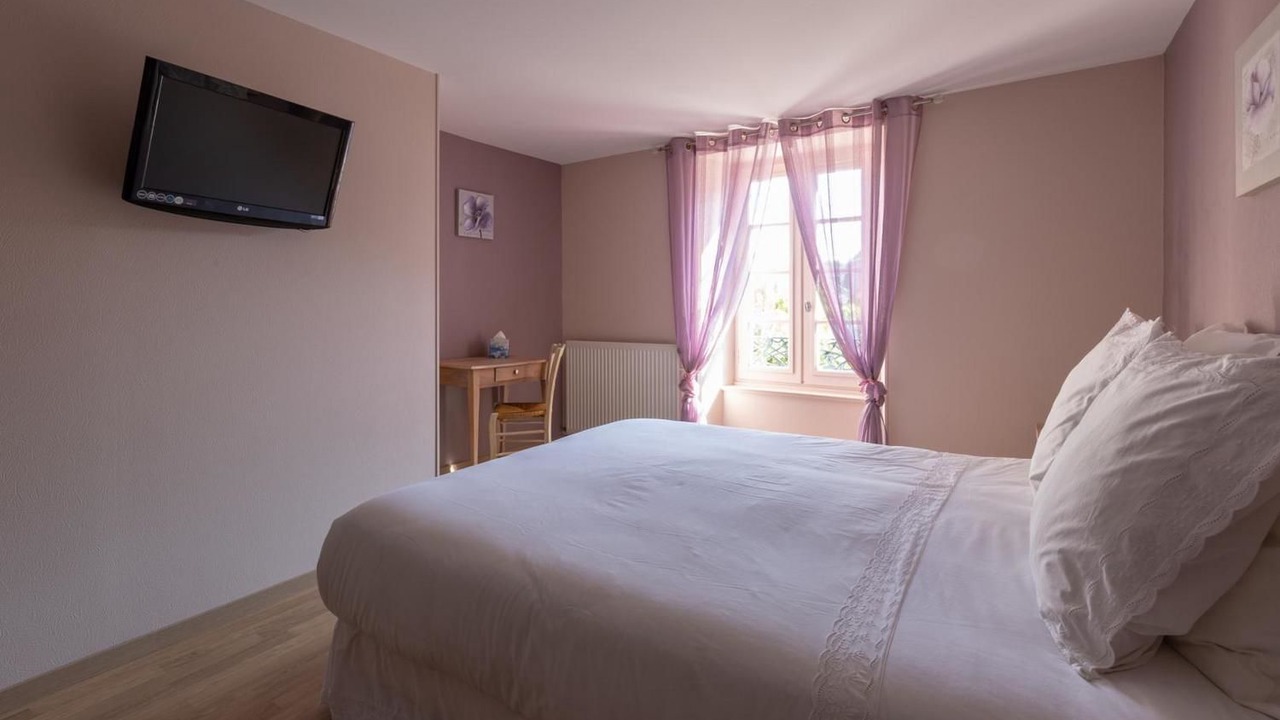 Photo of Bedroom in Saint-Martin-la-Meanne
