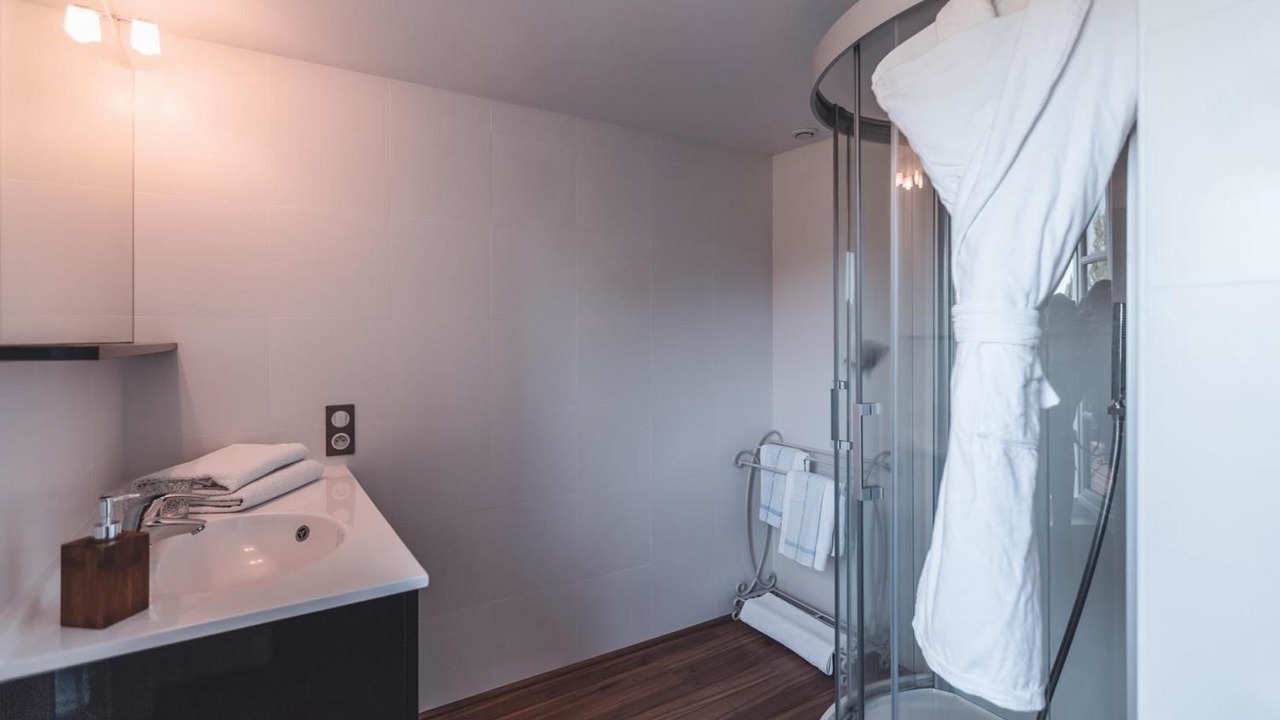 Photo of Bathroom in Saint-Martin-la-Meanne