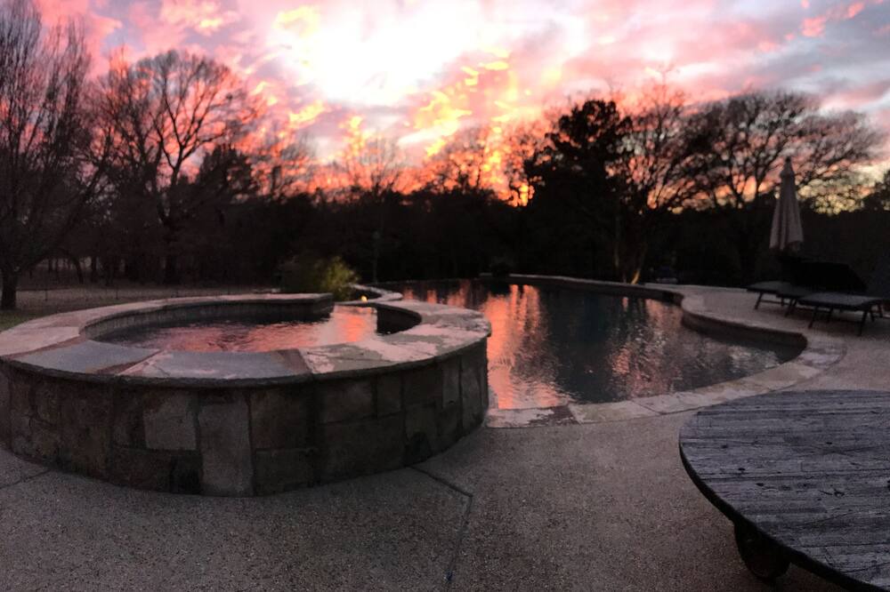 Photo of Outdoor in Flint