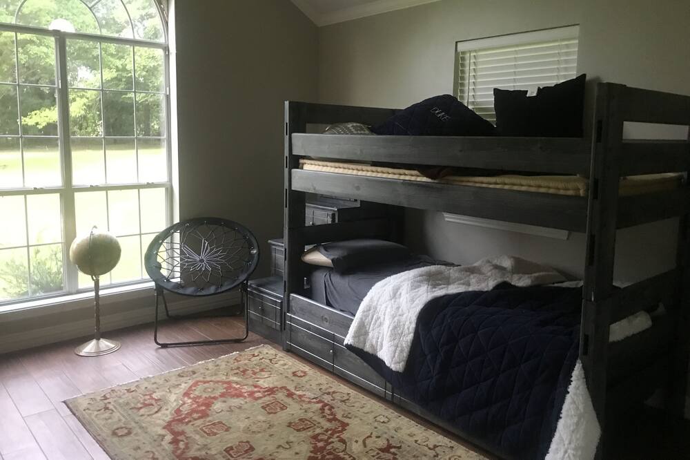 Photo of Bedroom in Flint