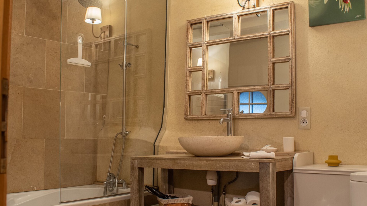 Photo of Bathroom in Saint-Cyr-les-Colons