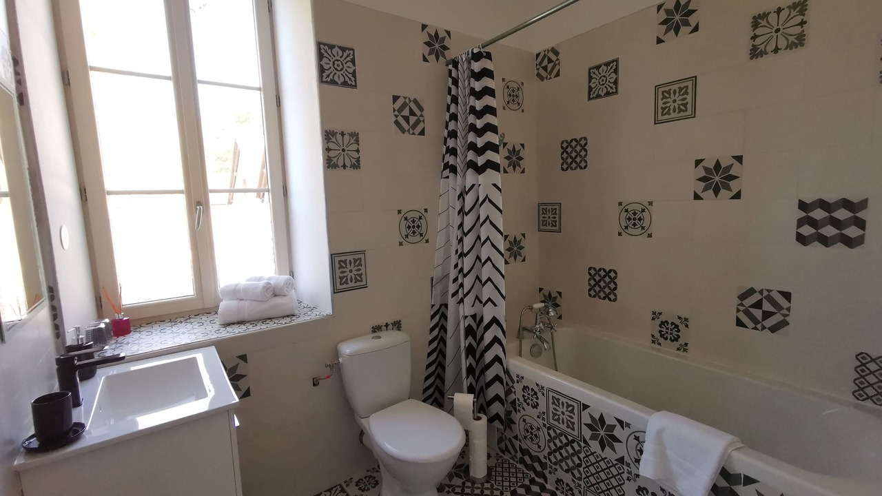 Photo of Bathroom in Saint-Genix-sur-Guiers