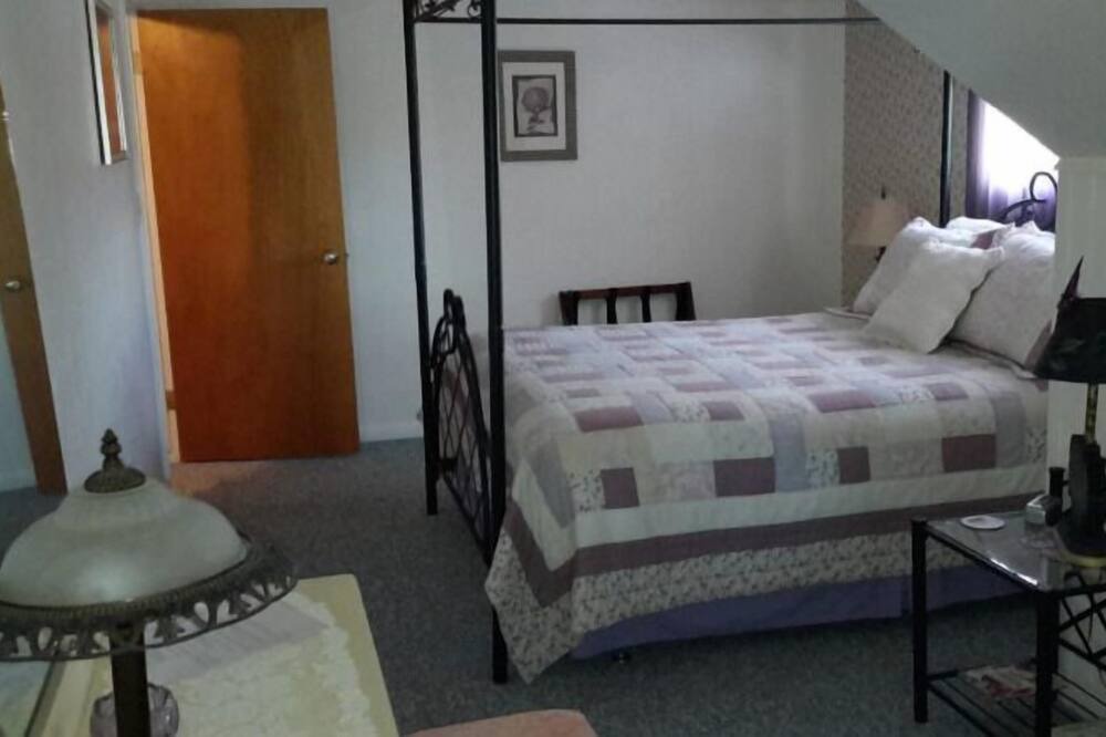 Photo of Bedroom in Cedaredge