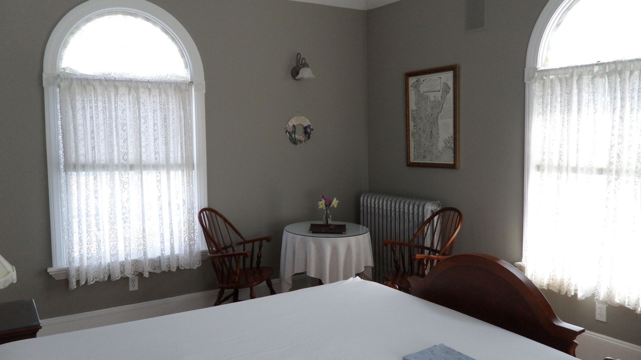 Photo of Bedroom in Off Broadway