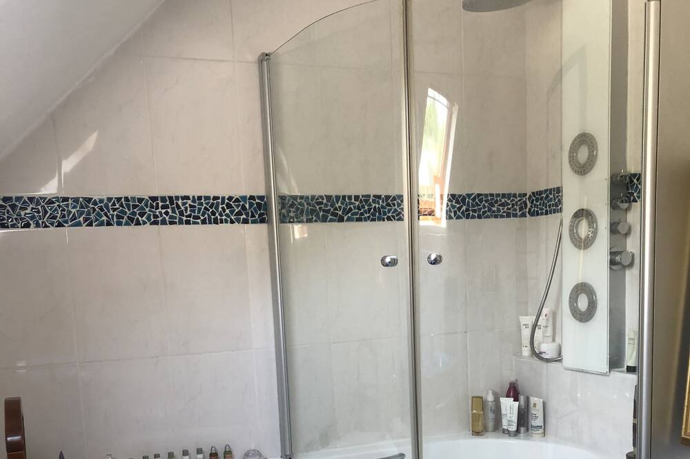 Photo of Bathroom in Montigny-les-Cormeilles