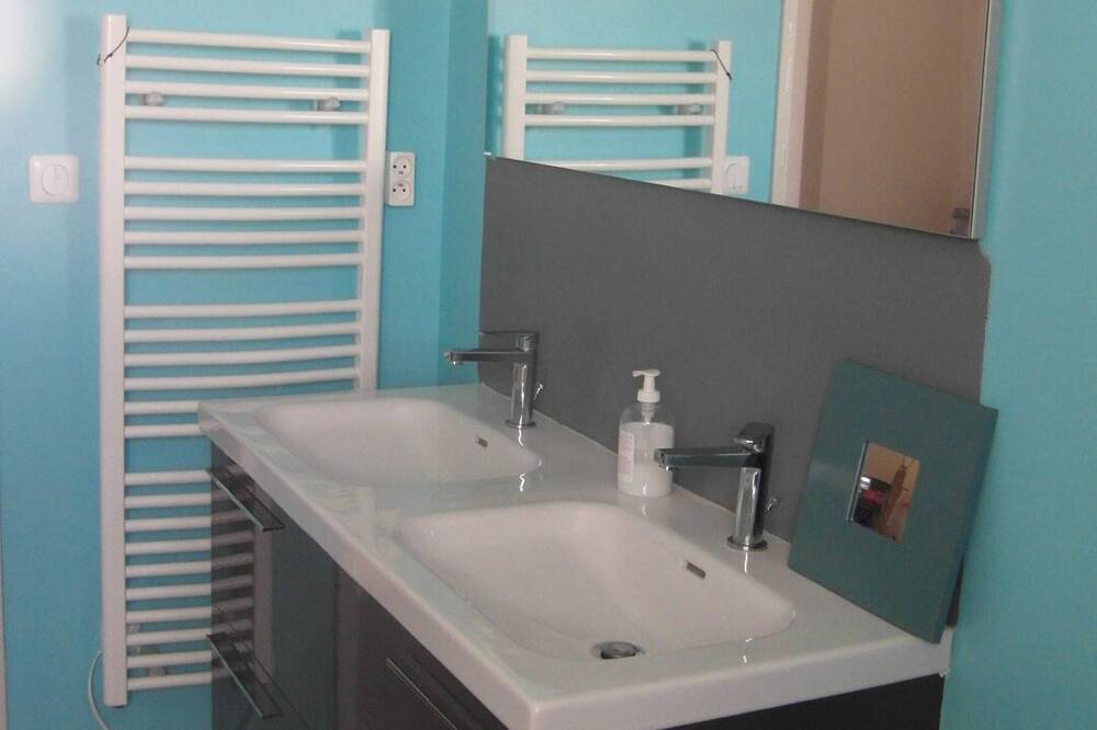 Photo of Bathroom in Gignac