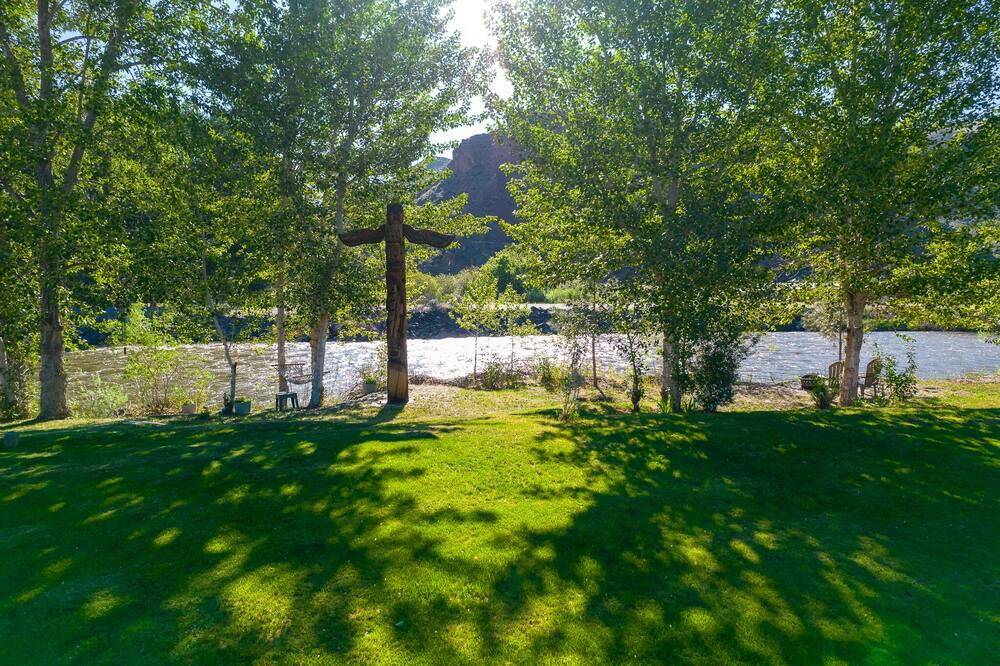 Photo of Others in Salmon