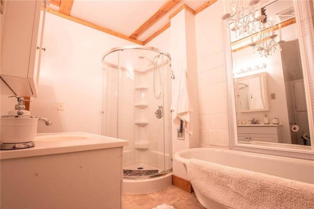 Photo of Bathroom in Winslow
