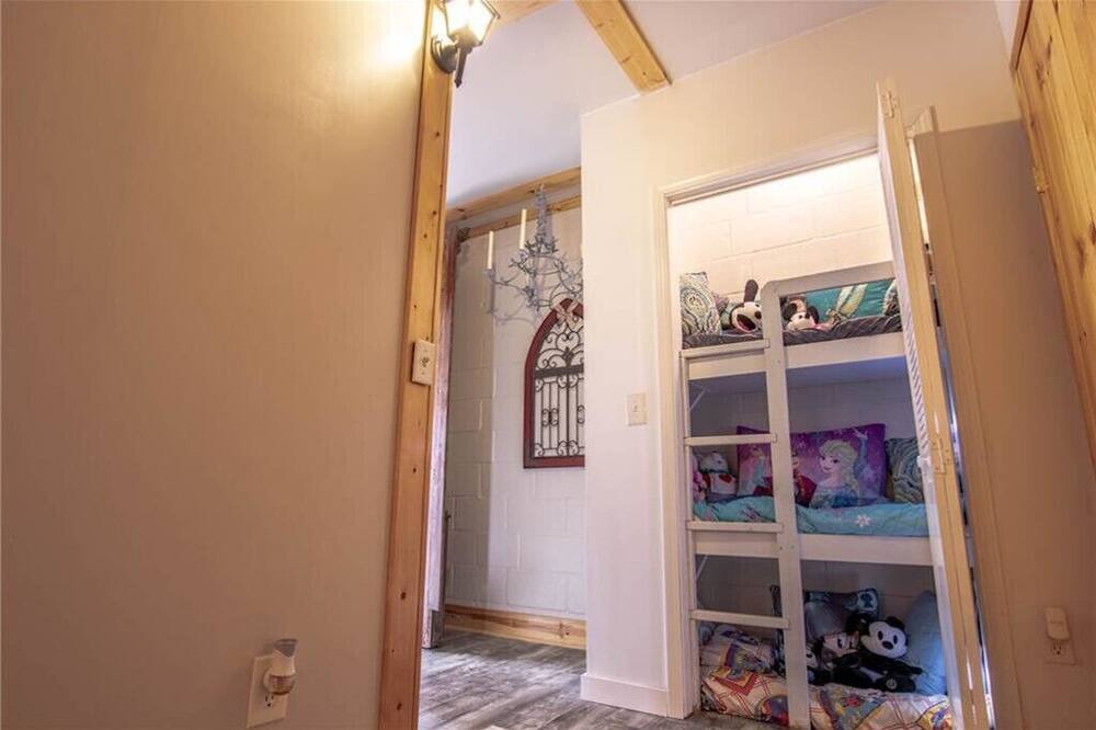 Photo of Bedroom in Winslow