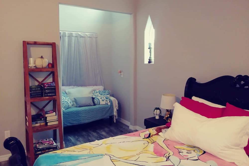 Photo of Bedroom in Winslow