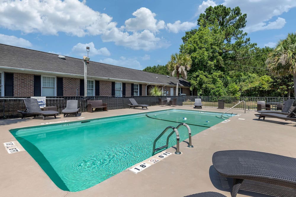 Photo of Outdoor in Red Hill
