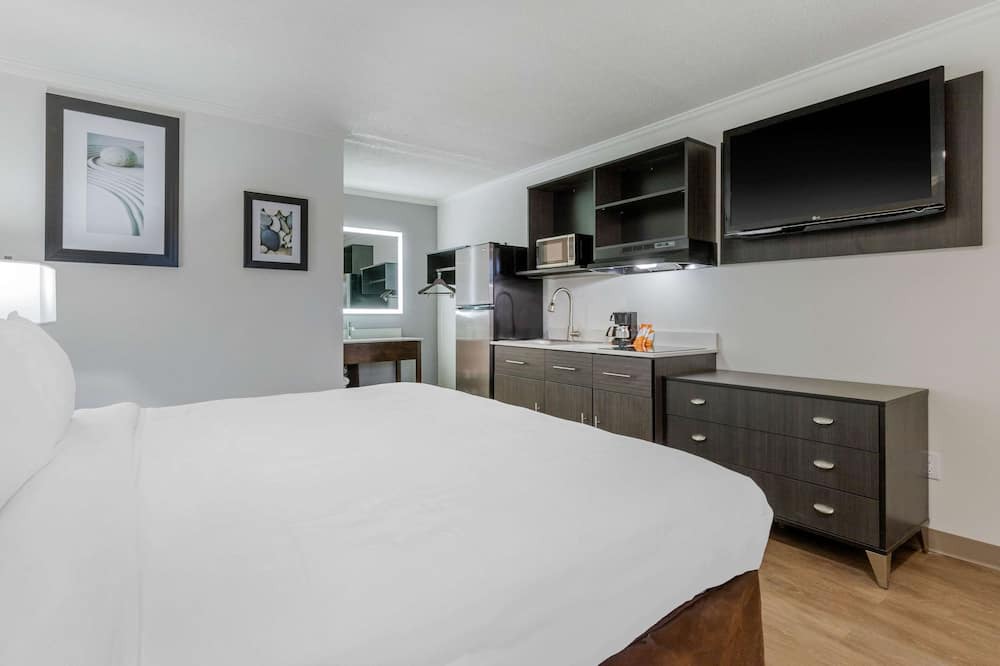 Photo of Bedroom in Red Hill