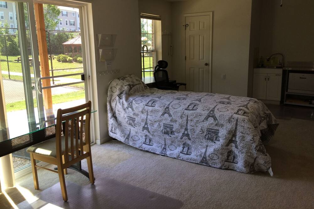 Photo of Bedroom in Dulles Town Center