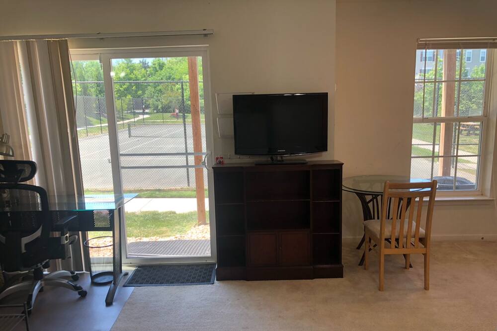 Photo of Livingroom in Dulles Town Center
