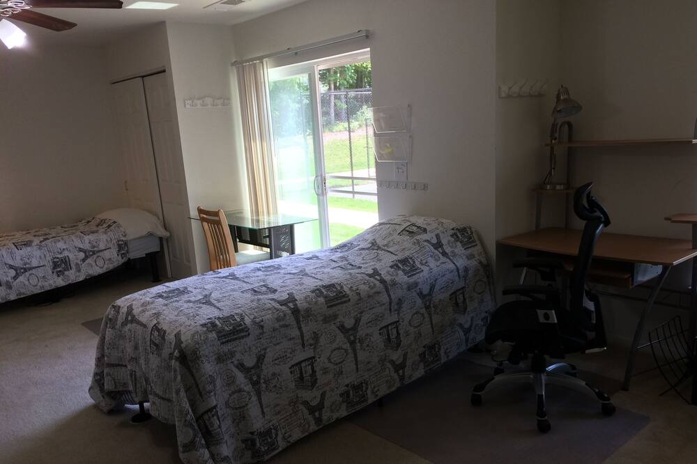 Photo of Bedroom in Dulles Town Center
