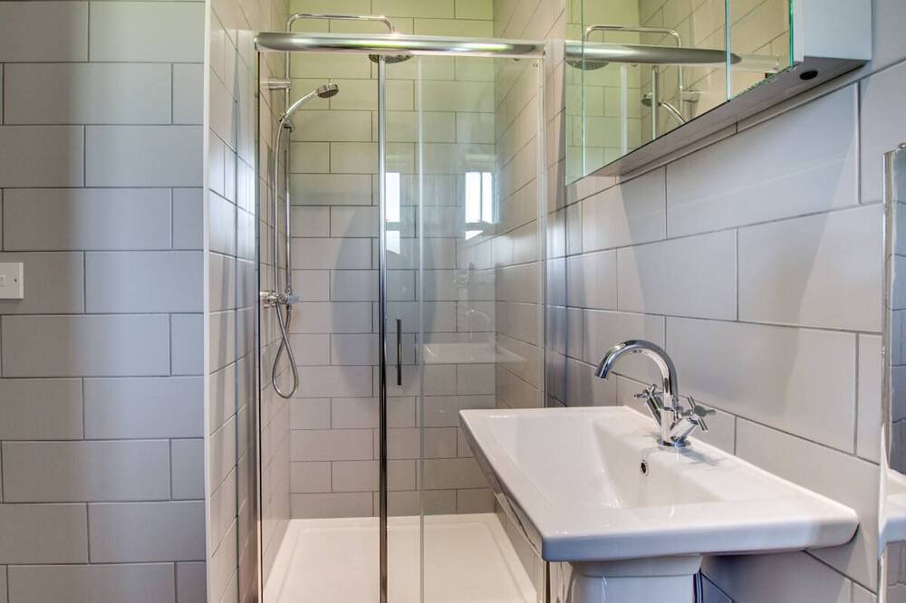 Photo of Bathroom in Gorslas