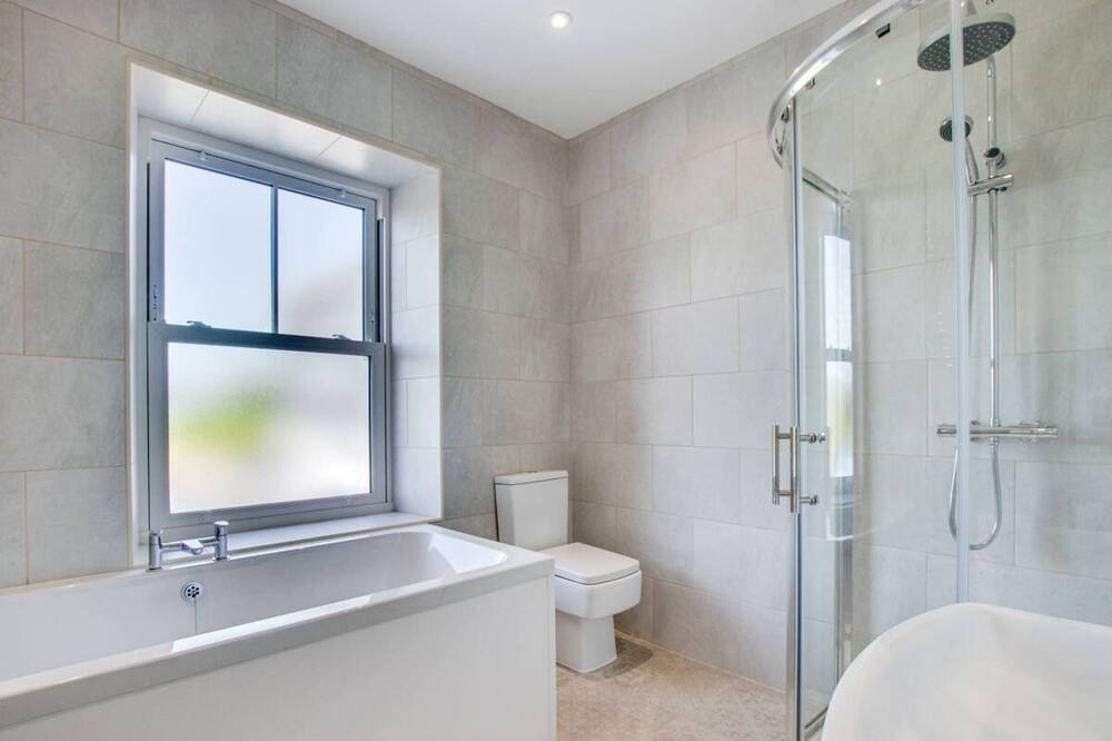 Photo of Bathroom in Gorslas