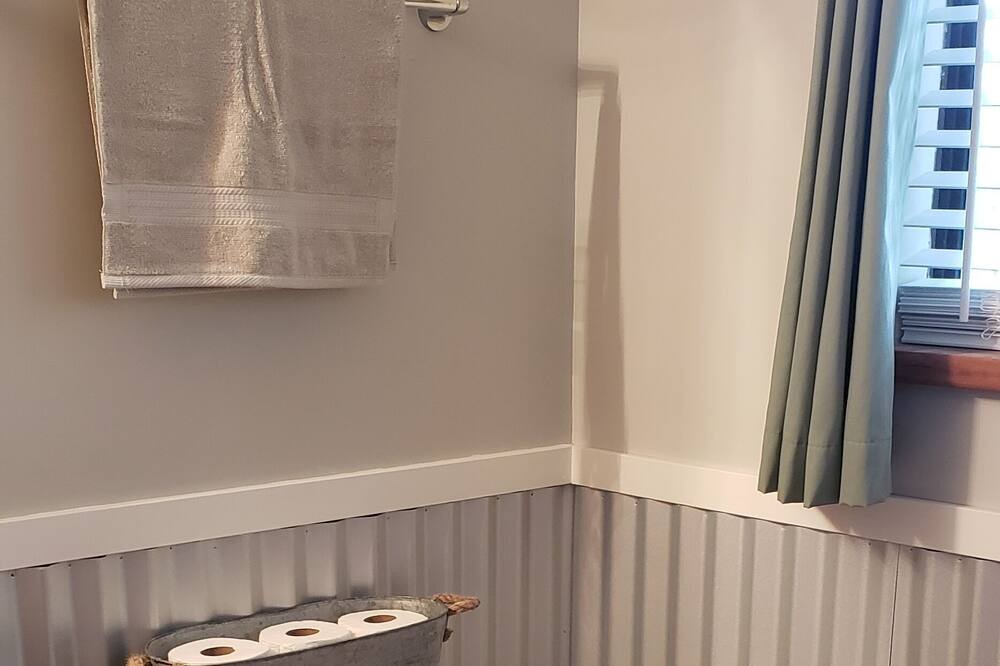 Photo of Bathroom in Oakridge
