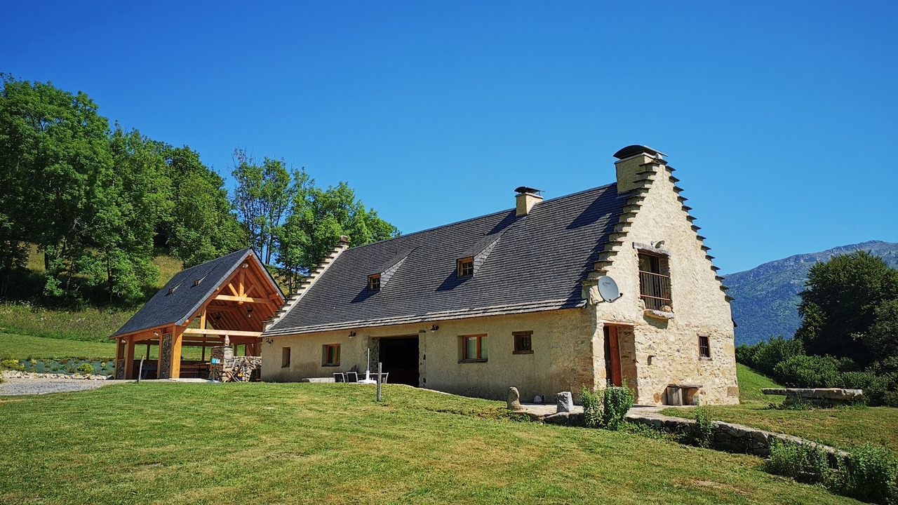 Photo of Outdoor in Campan