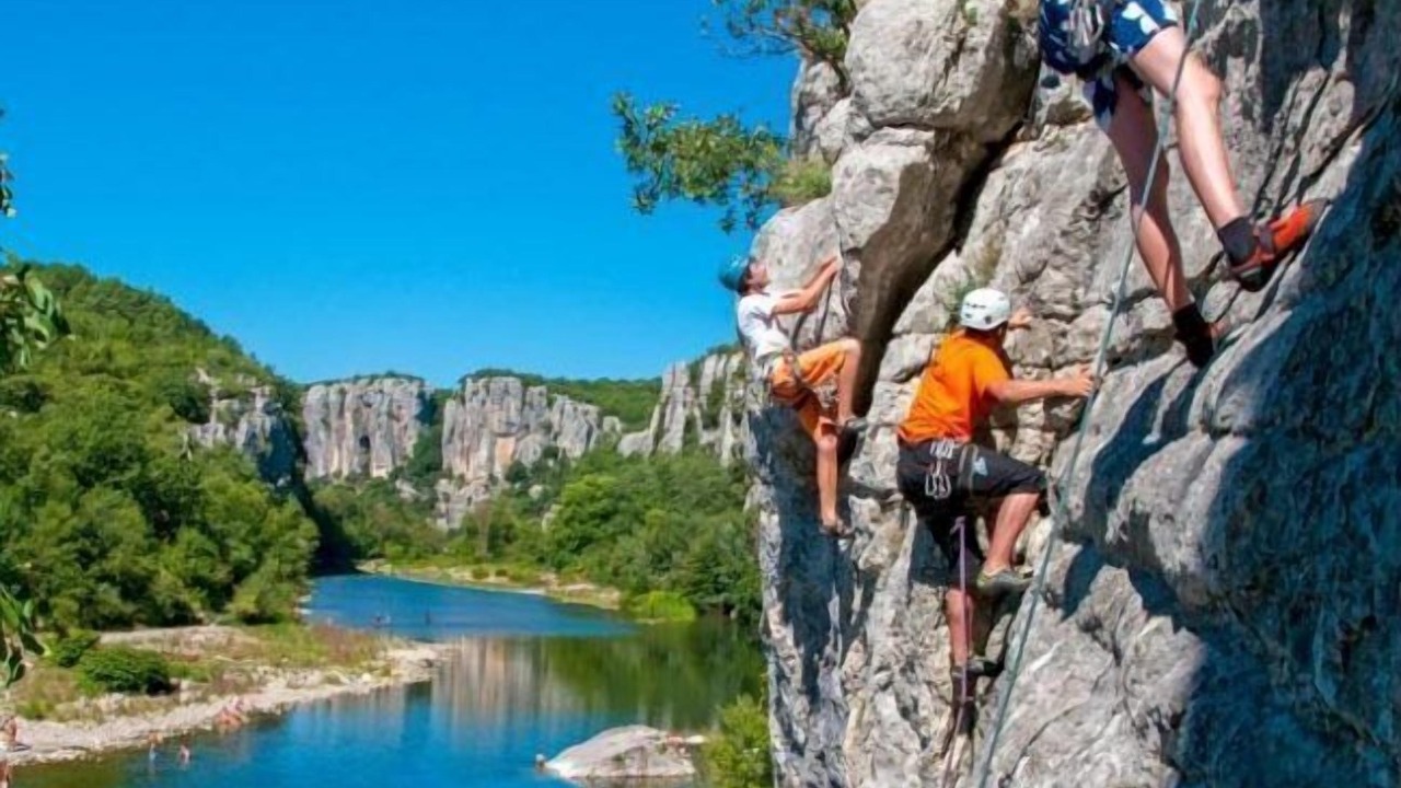 Photo of Others in Saint-Andre-de-Roquepertuis