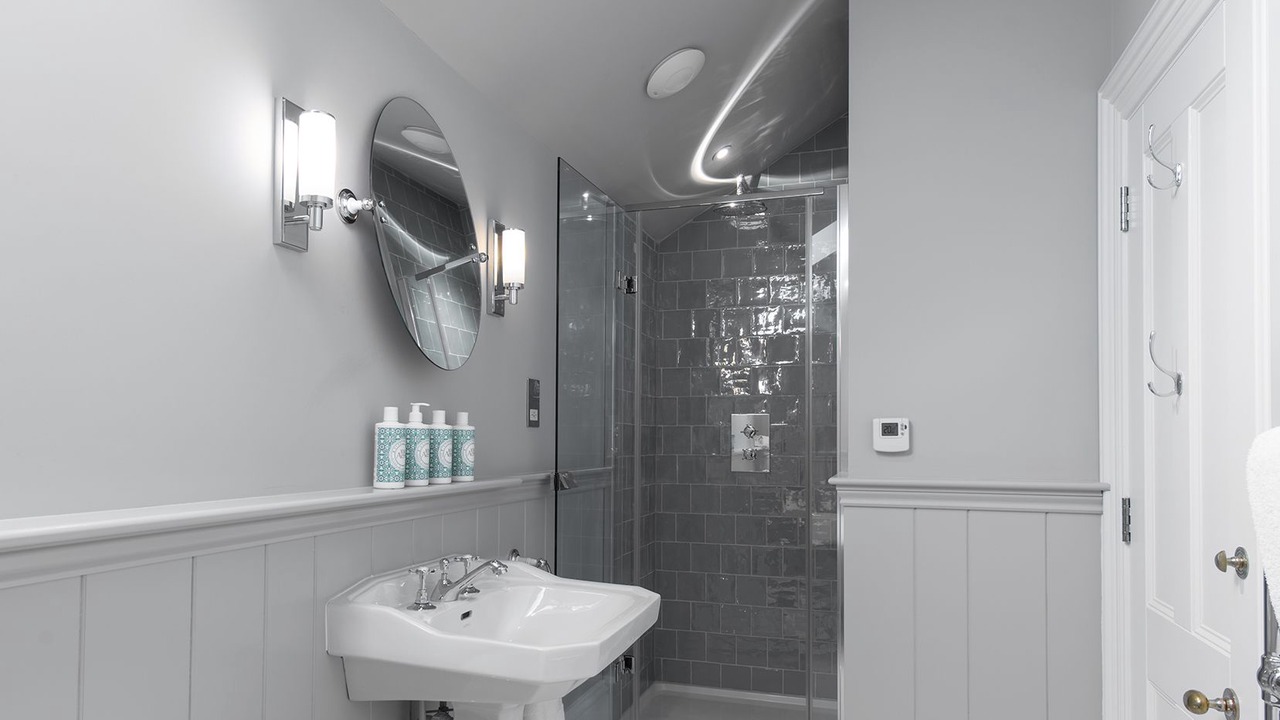 Photo of Bathroom in Deepdale