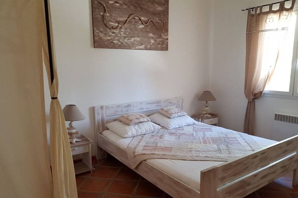 Photo of Bedroom in Montaud