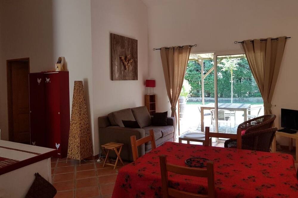 Photo of Livingroom in Montaud