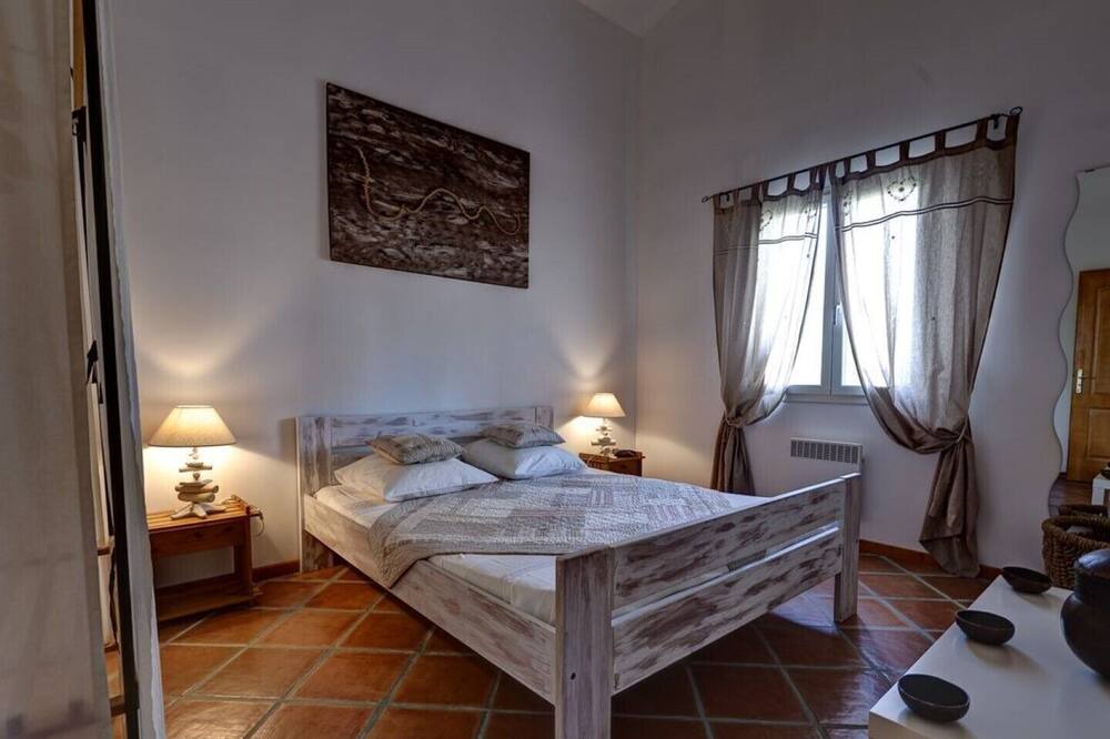 Photo of Bedroom in Montaud