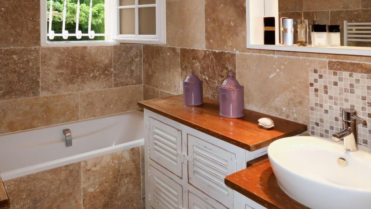 Photo of Bathroom in Sabran