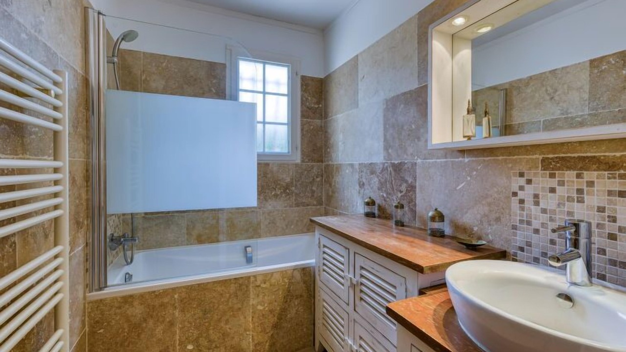 Photo of Bathroom in Sabran