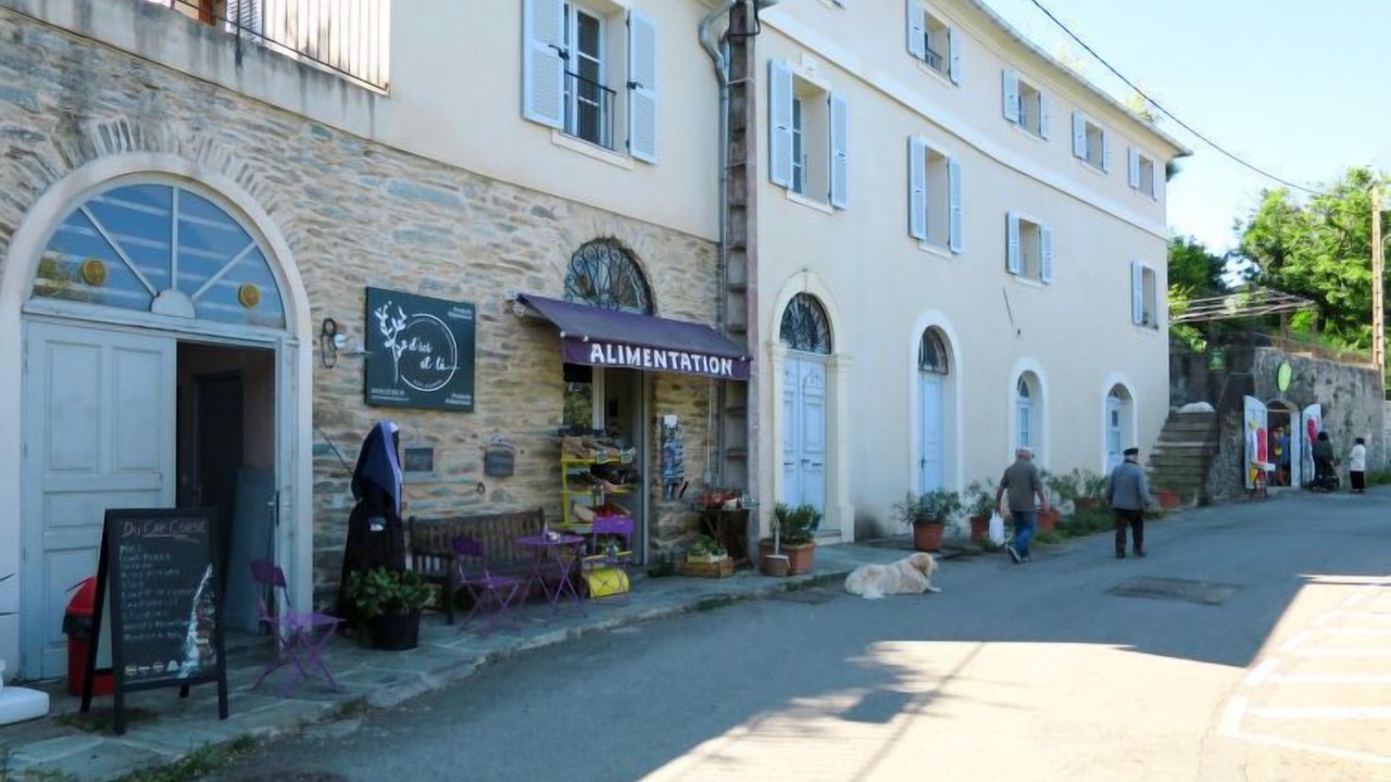 Photo of Outdoor in Canari