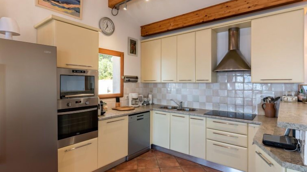 Photo of Kitchen in Canari