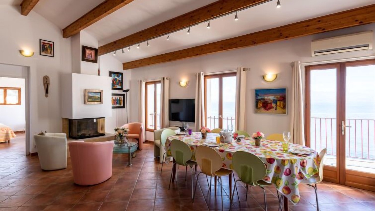 Photo of Others in Canari