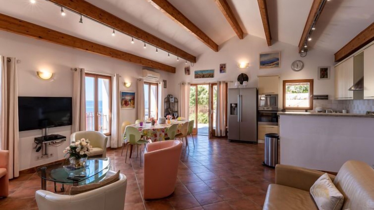 Photo of Others in Canari