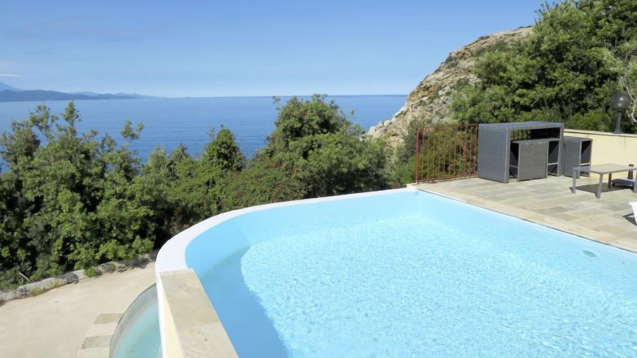 Photo of Outdoor in Canari