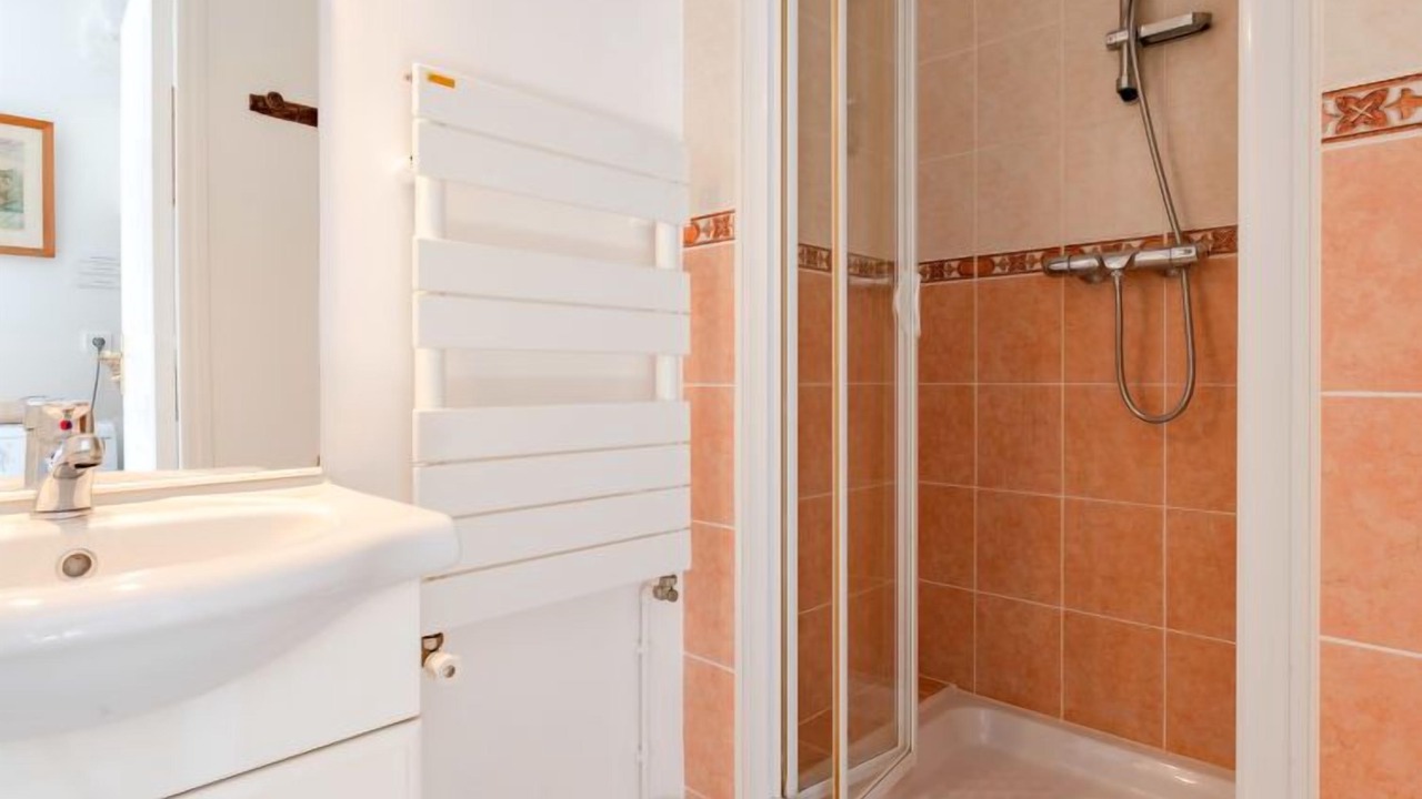 Photo of Bathroom in Longues-sur-Mer