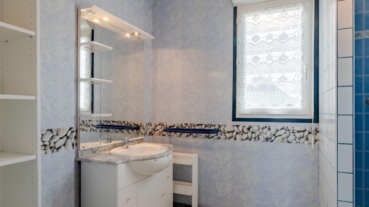 Photo of Kitchen in Saint-Laurent-sur-Mer