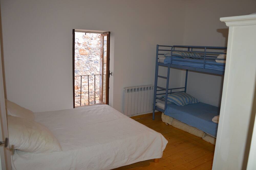 Photo of Bedroom in Pezenes-les-Mines