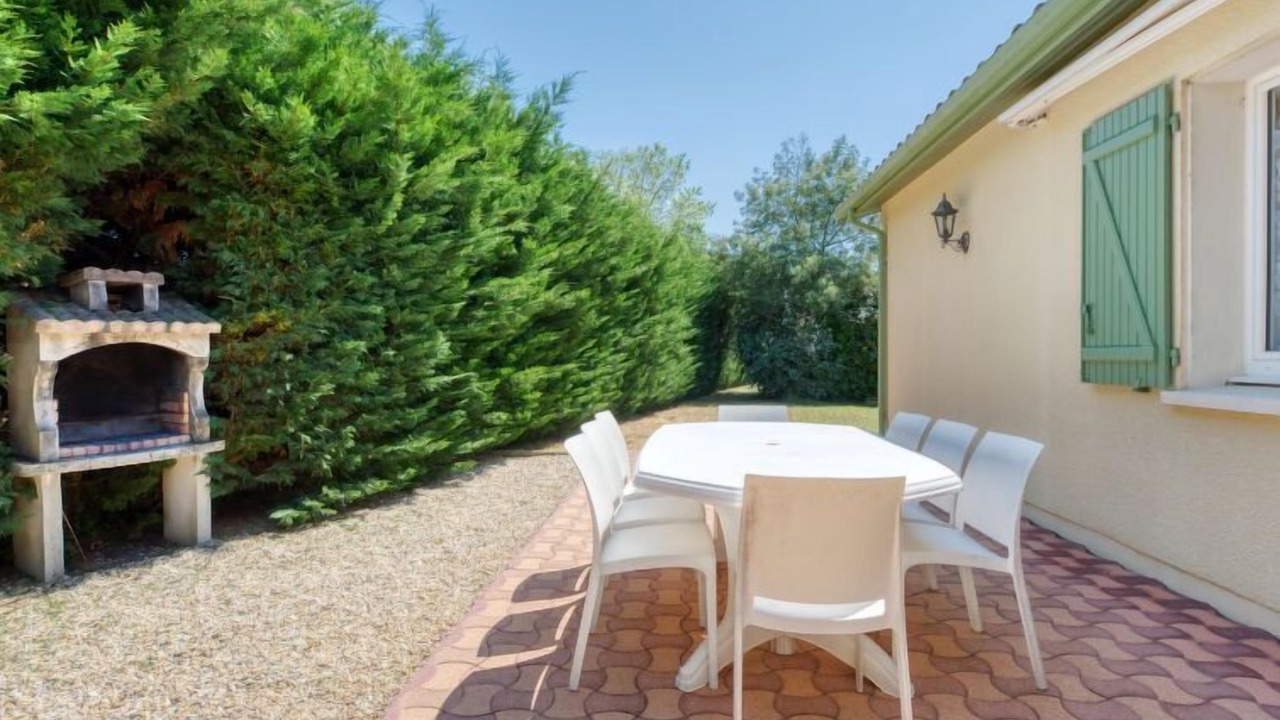 Photo of Outdoor in Saint-Germain-dEsteuil