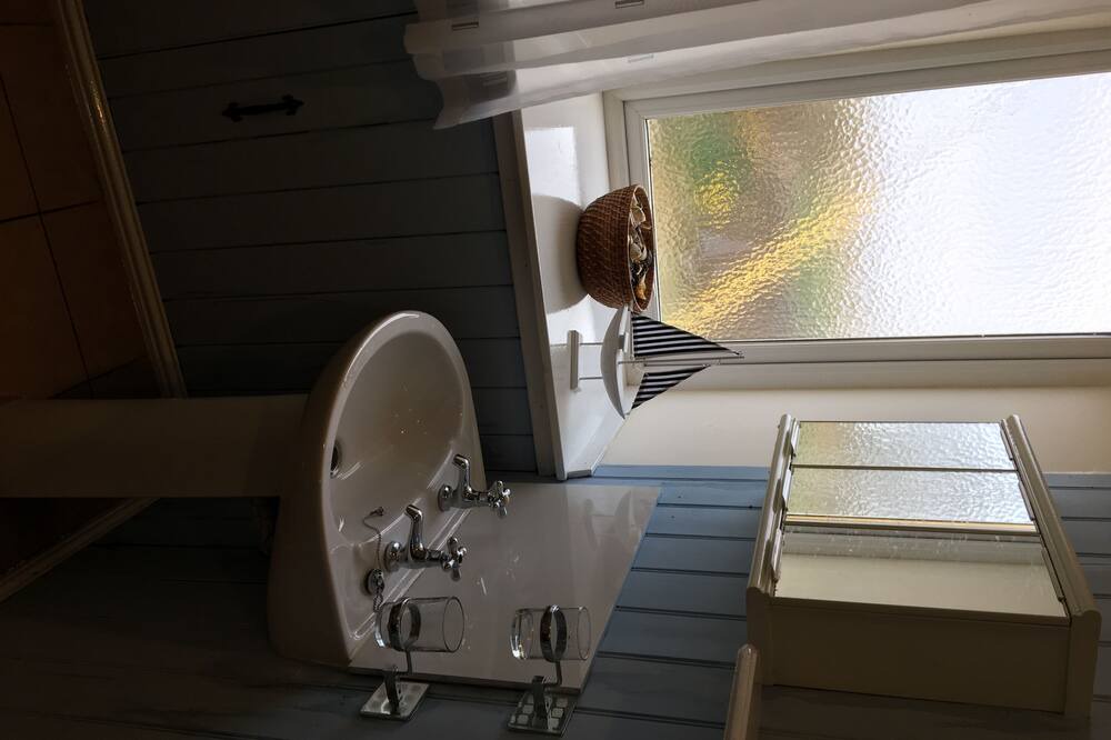 Photo of Bathroom in Brough