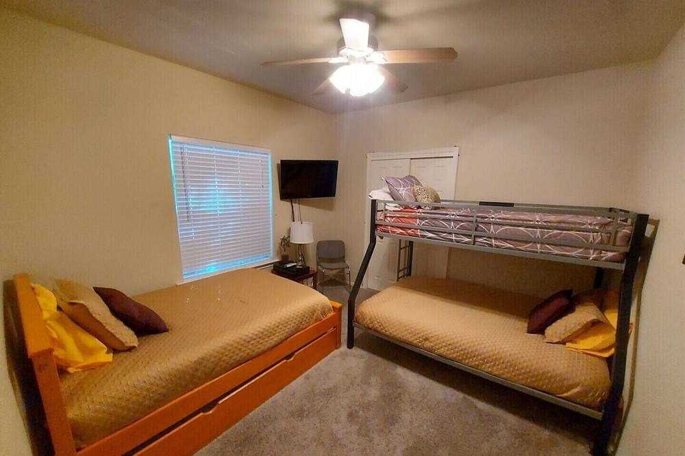 Photo of Livingroom in Parker Lane