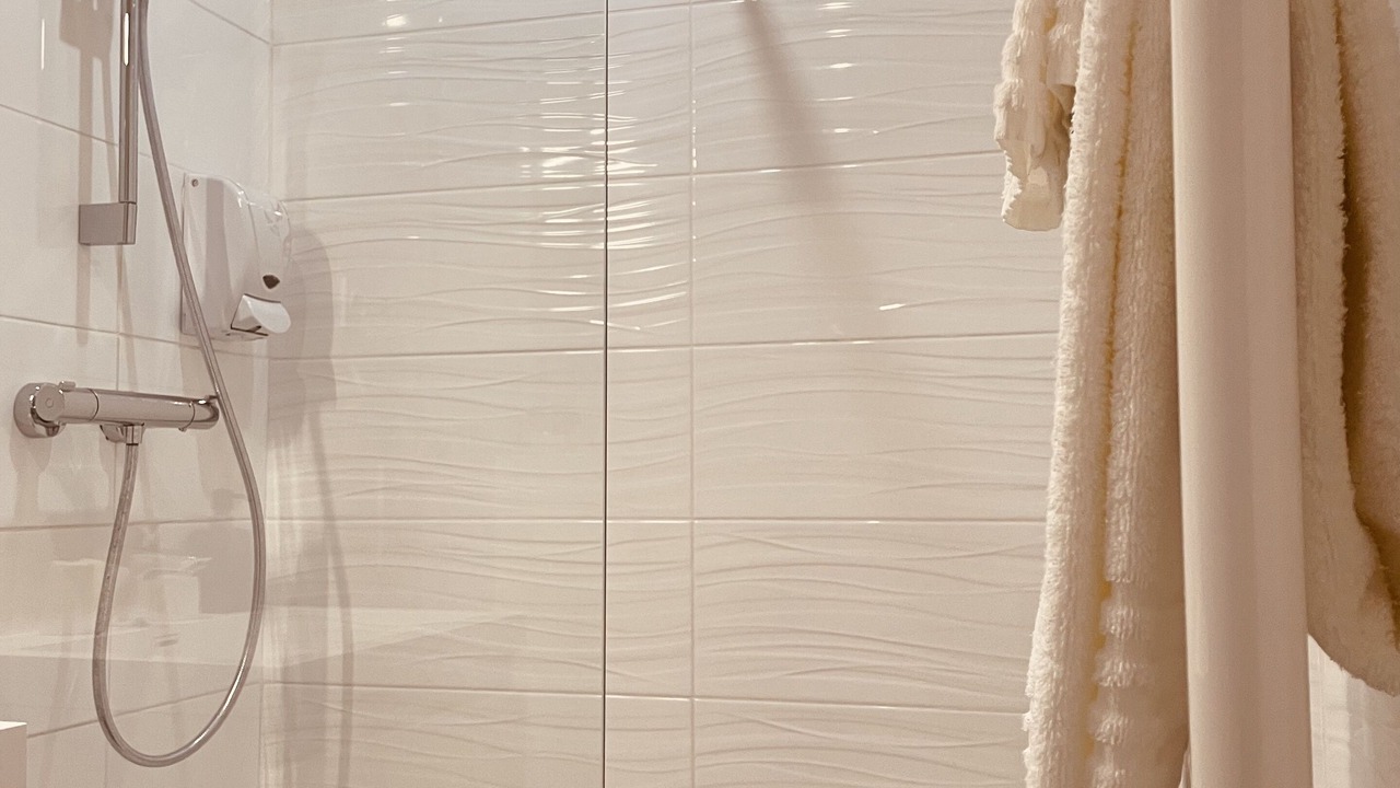 Photo of Bathroom in Lamalou-les-Bains