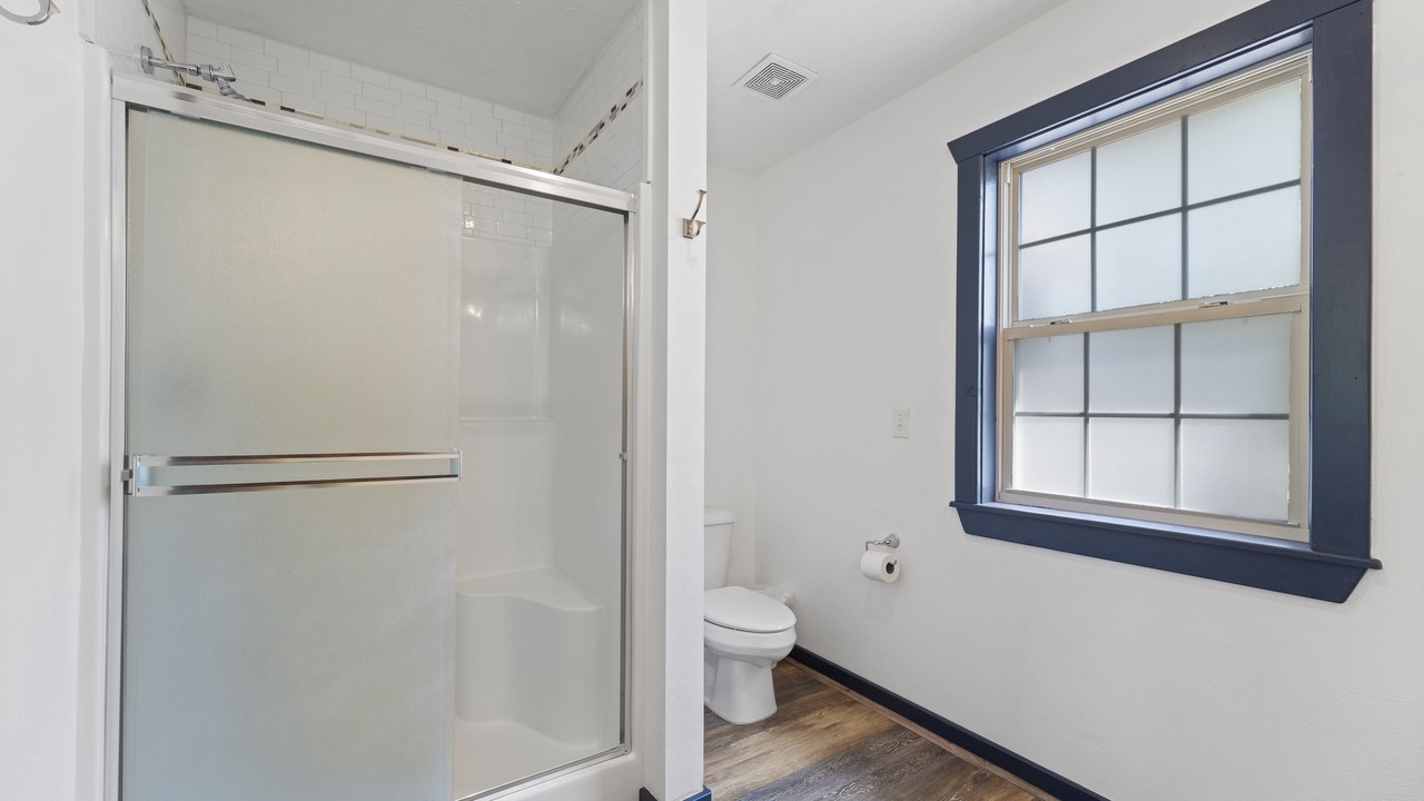 Photo of Bathroom in Reeds Spring