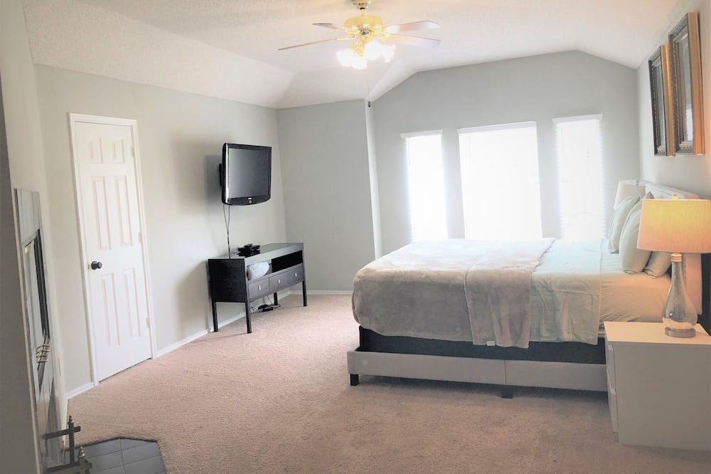 Photo of Livingroom in Garland