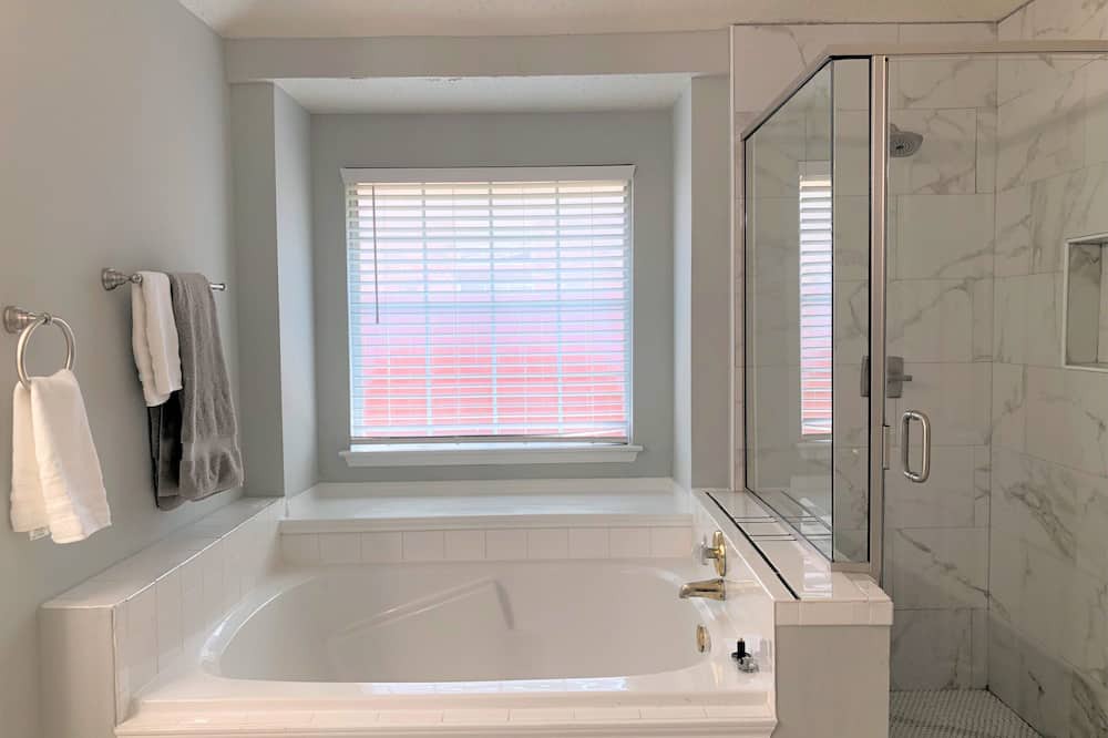 Photo of Bathroom in Garland